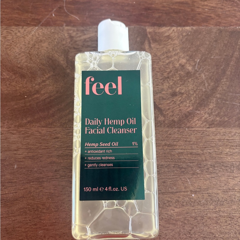 Sealed feel Daily Hemp Oil Facial Cleanser